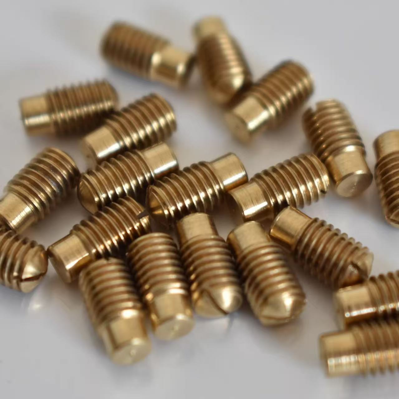Parafusos de Ajuste para Saxof - Musical Instrument Repairs avaliação e preço