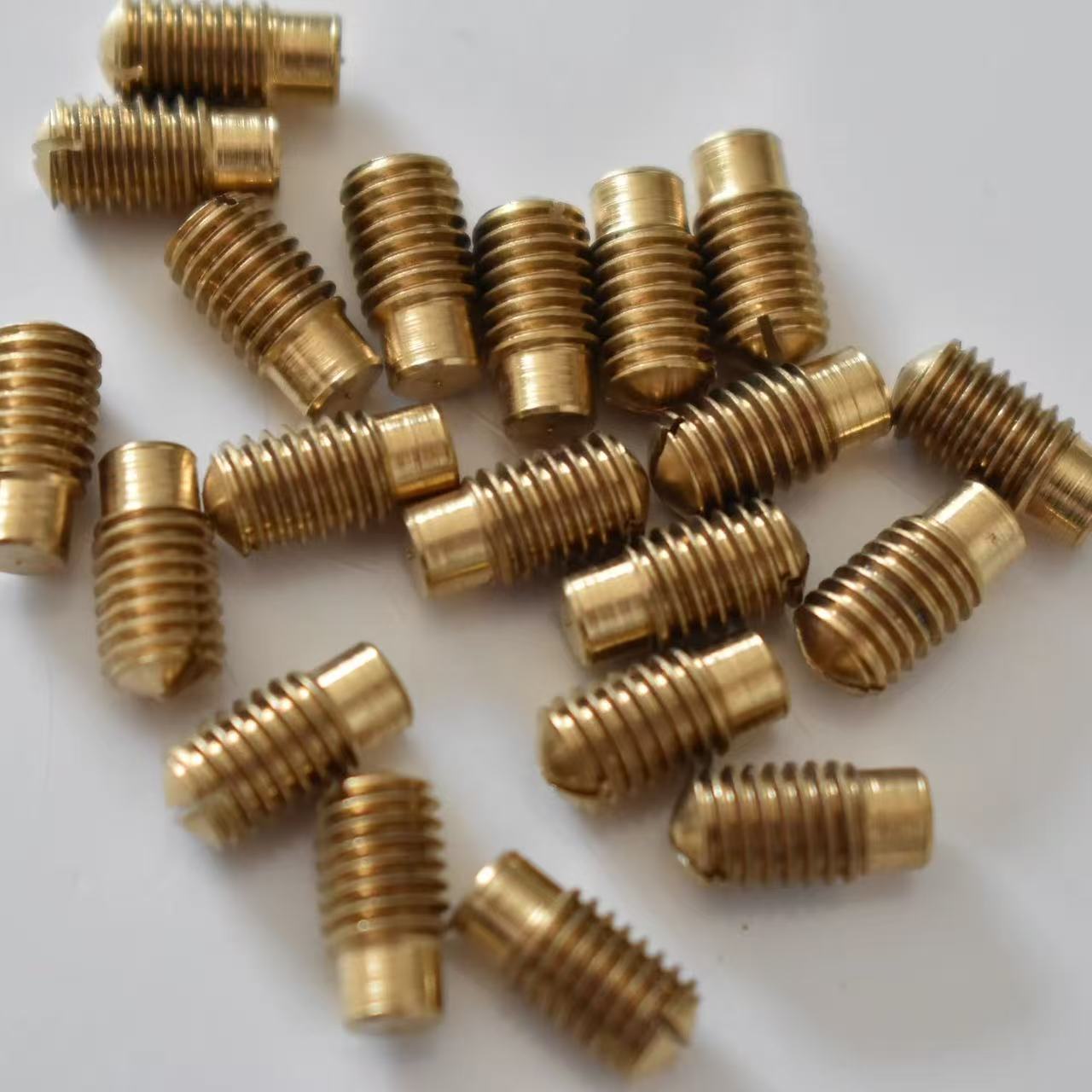 Parafusos de Ajuste para Saxof - Musical Instrument Repairs avaliação e preço
